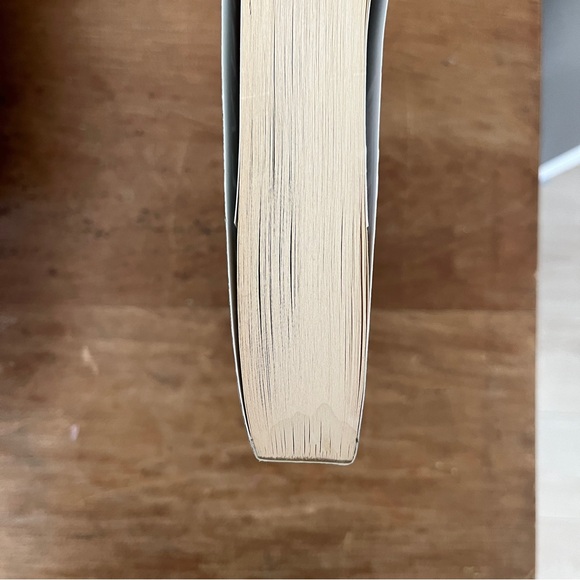 6/$30 The Last Garden in England by Julia Kelly paperback book - Picture 4 of 6